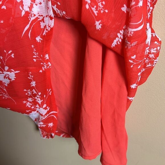 All in Favor Red Floral V-Neck Ruffle Strap Mini Dress Size Small NWOT - Picture 5 of 9